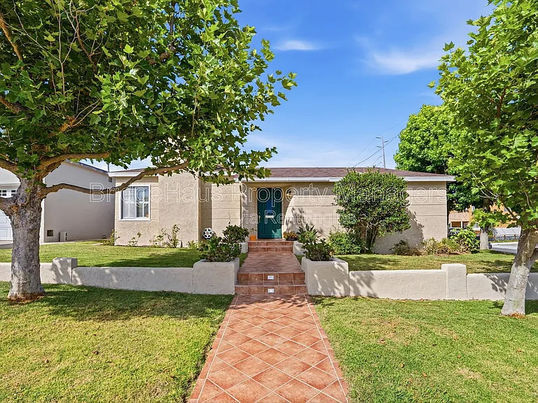 3204 Ingelow St — Photo 2