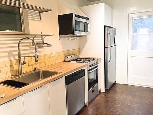 2nd image of 1518 1/2 Micheltorena St #1518-1/2