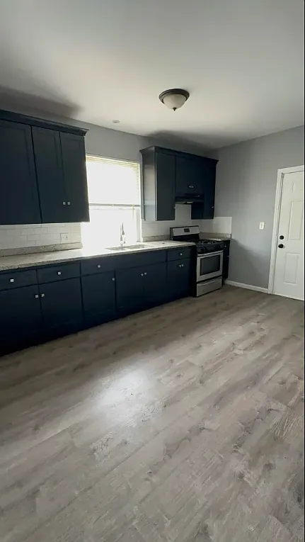 3 bed, 1400 sqft, $1,450 — Photo 2
