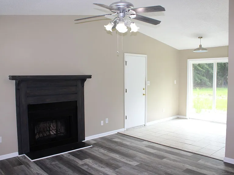 101 Palmetta Dr — Photo 2