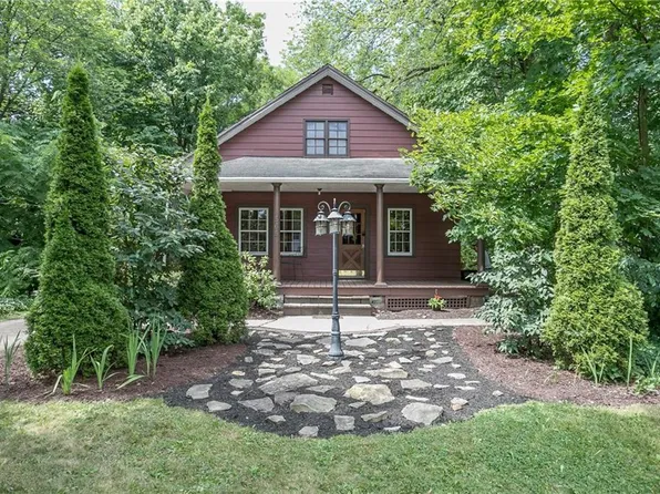 565 Grayton Rd, Berea, OH 44017