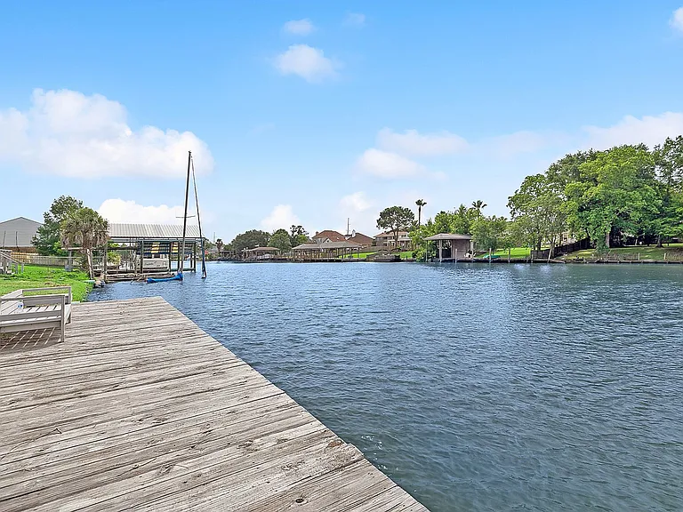 4766 Pontchartrain Dr — Photo 32
