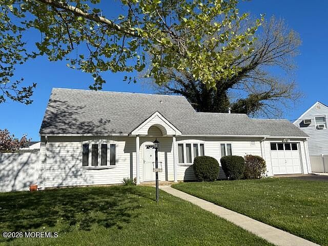 1st image of 927 Woodgate Avenue