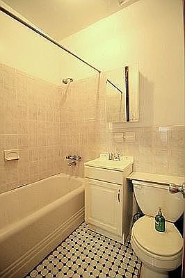 4th image of 568 Vanderbilt Ave APT 2