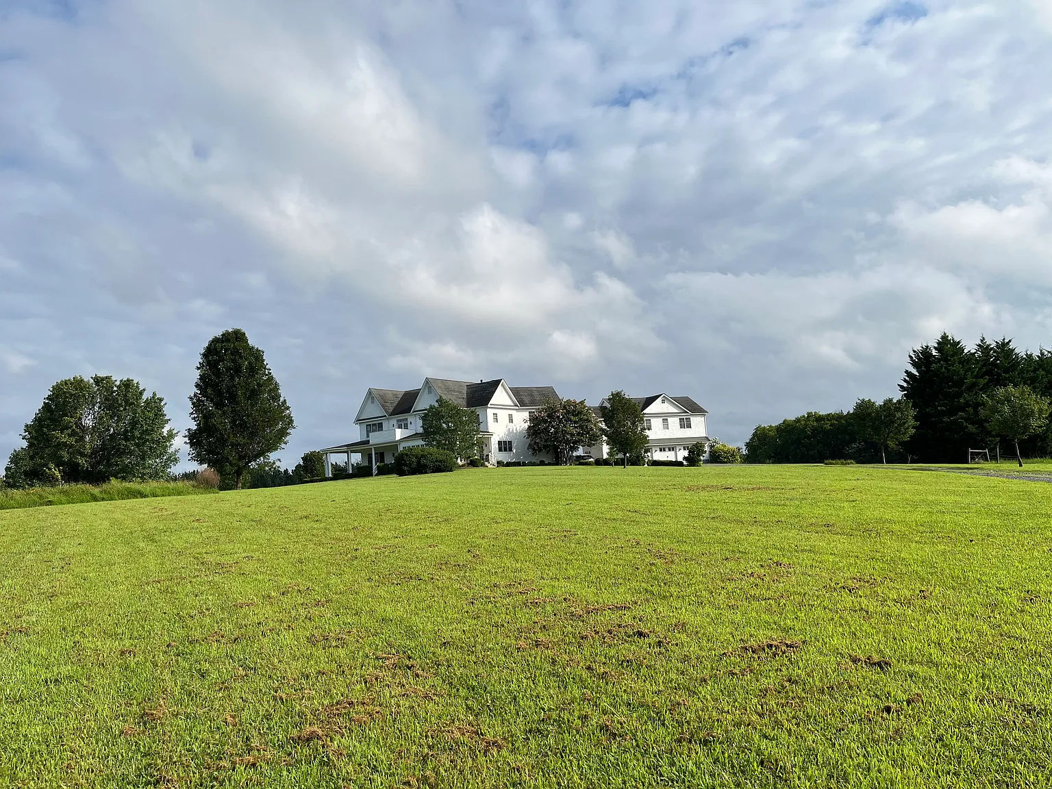 2 bed, 1200 sqft, $1,800 — Photo 1