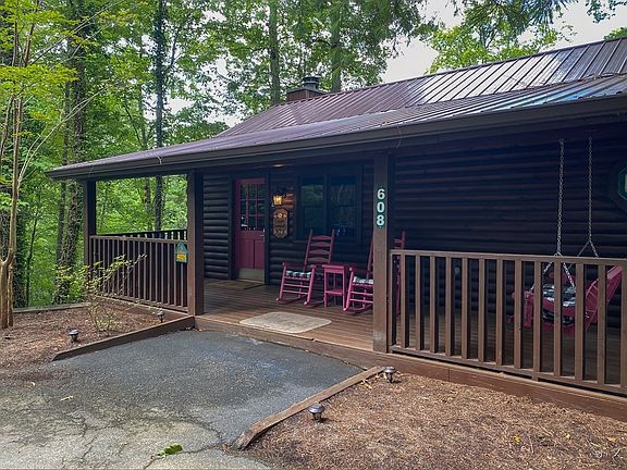 2nd image of 608 Walnut Way