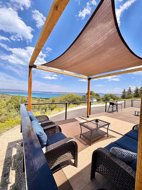 796 Lakeside Dr - Property Image