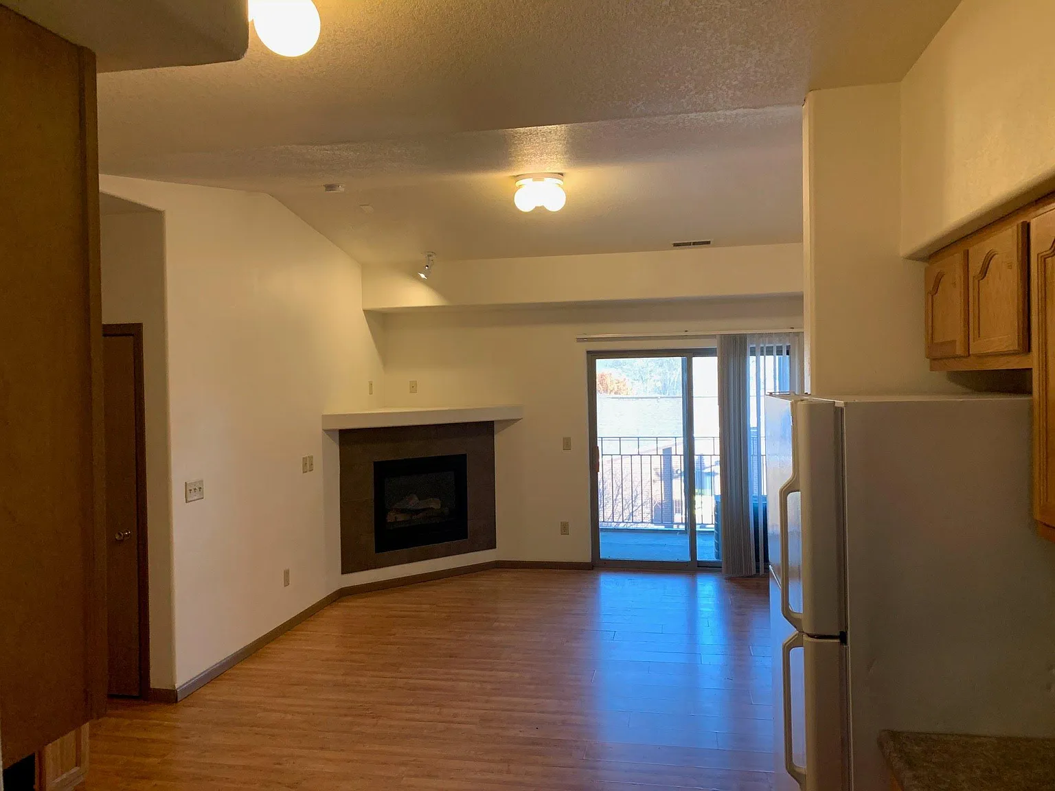 5 bed, 1432 sqft, $2,847 — Photo 3