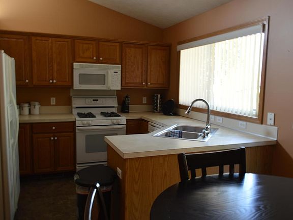 5th image of 4677 Meadow Lake Dr SE
