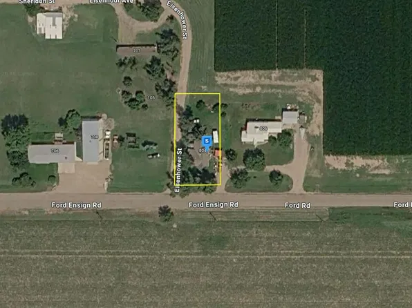 804 Ford St, Ensign, KS 67841