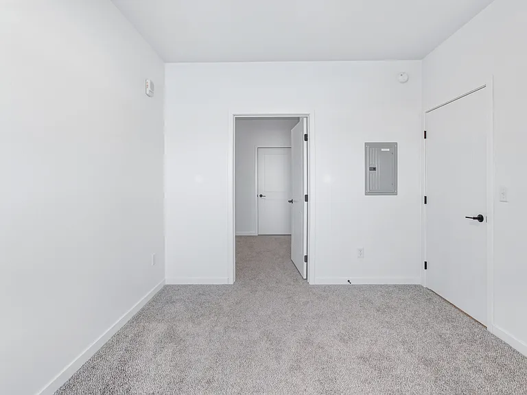 2465 62nd Ave S — Photo 50