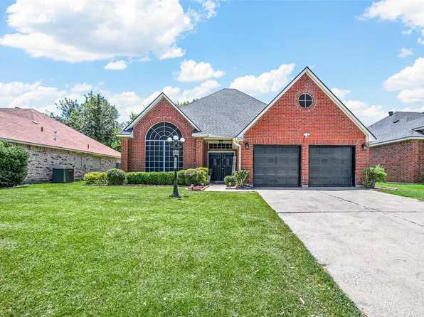 325 Clayton St, Grand Prairie, TX 75052