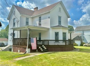 1430 Roanoke Ave, Uhrichsville, OH 44683