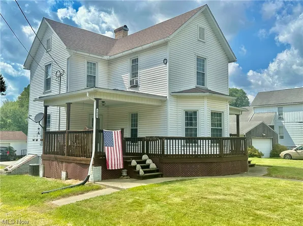 1430 Roanoke Ave, Uhrichsville, OH 44683