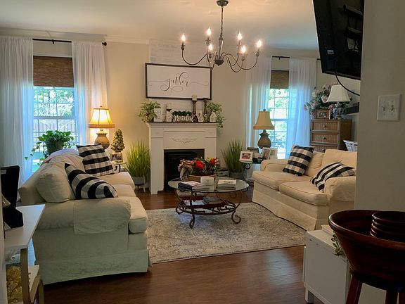 3rd image of 206 Pleasants Dr