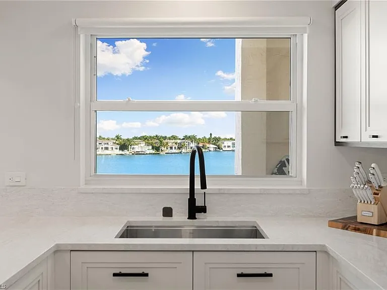 3500 Gulf Shore Blvd N #406 — Photo 7