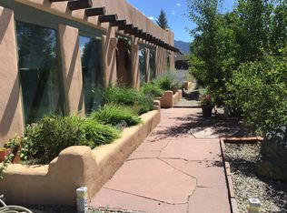 29 Del Norte Rd, Taos, NM 87529