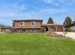 7121 Wirth Dr, Darien, IL 60561