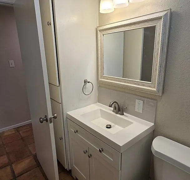 418 Verne St — Photo 11