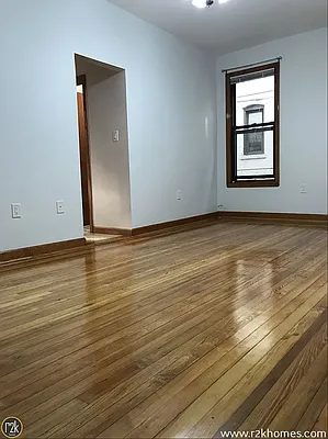 Rented by Realty 2000 Corp | media 8