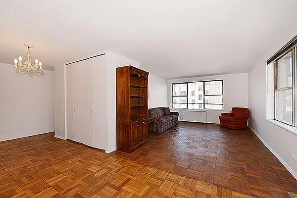 Sold by R New York | media 11