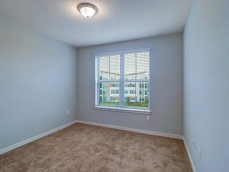Nexus Brandon Apartments — Photo 77