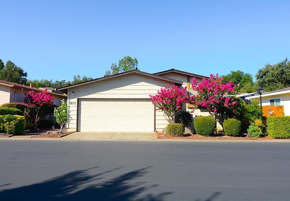 1st image of 211 Leisure Dr #211