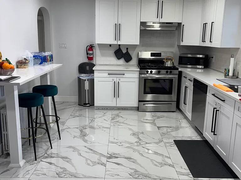 295 Roosevelt Ave — Photo 5