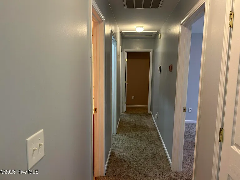 212 W Woodbine Ter — Photo 17