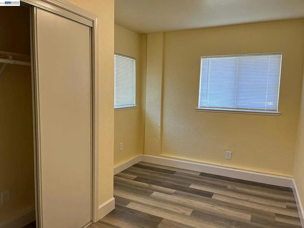2 bed, 1.0 bath, 450 sqft, $2,200 — Photo 3