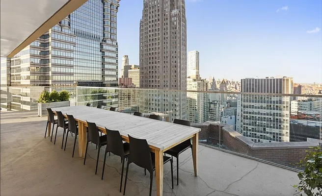 Sold by Luxian International Realty LLC | media 38