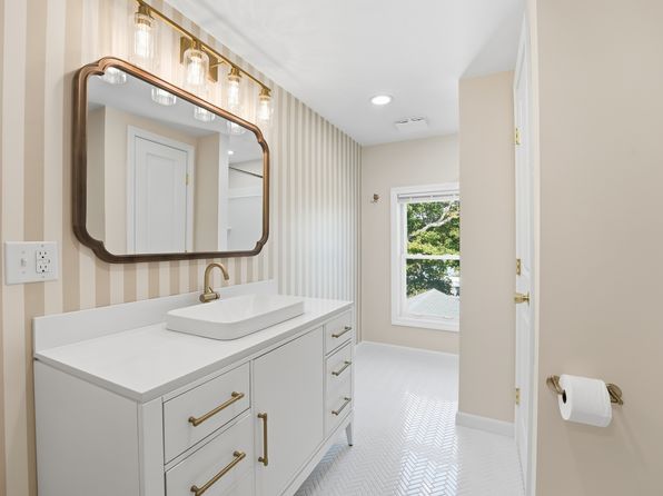 22 Vernon St #3