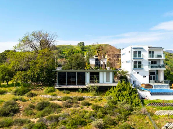 12016 Mountain View Trl, Sylmar, CA 91342