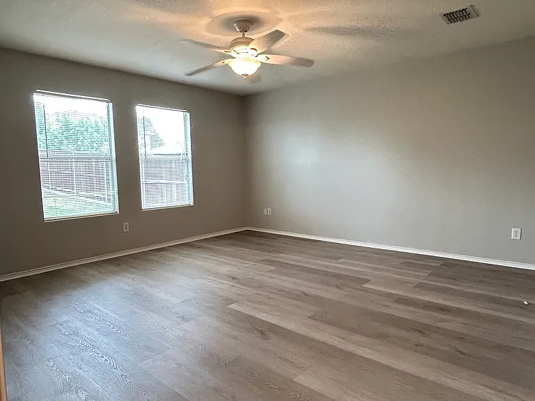Masterbed with hard floors. No carpet in the house.