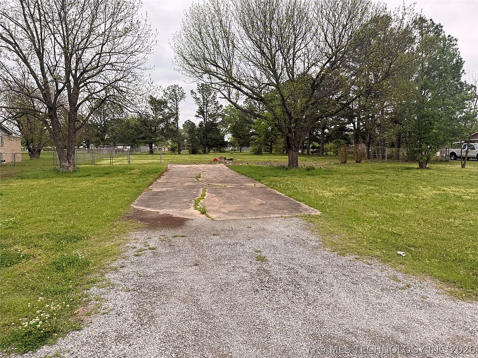 1st image of 31 Riding St