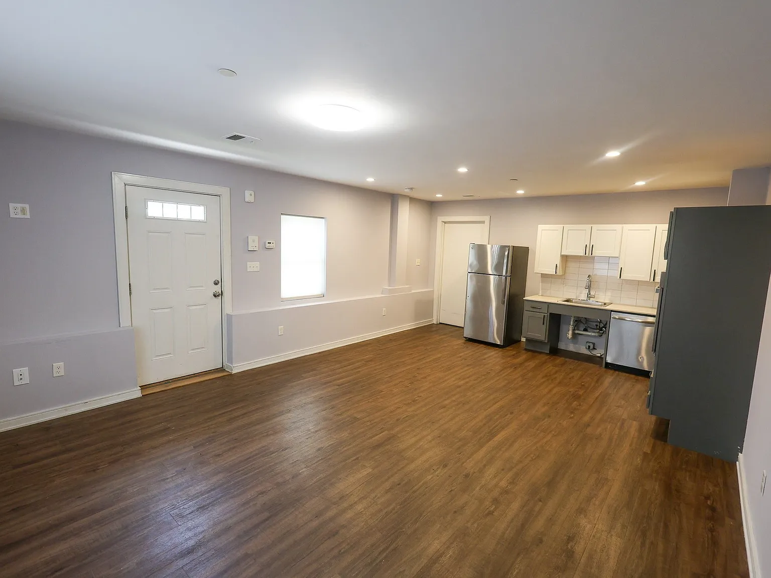1 bed, 1.0 bath, 700 sqft, $2,100 — Photo 2