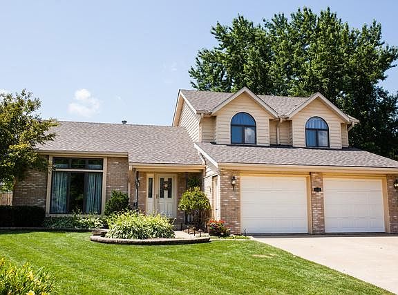 2nd image of 1161 Briar Ct