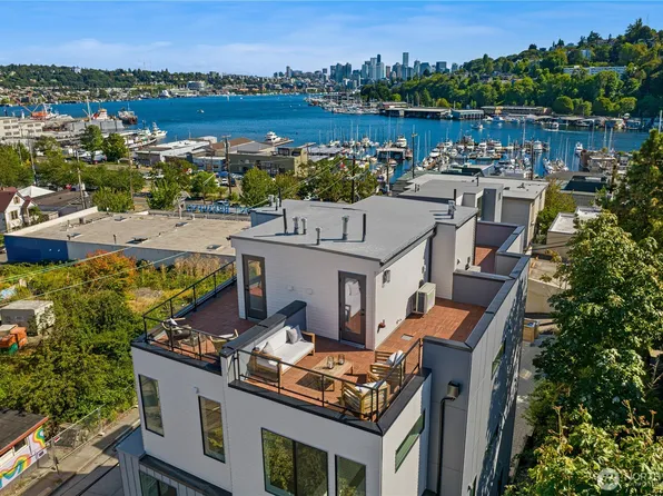 955 N 35th Street, Seattle, WA 98103