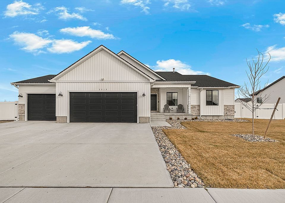 1st image of 5919 Magellan Ln