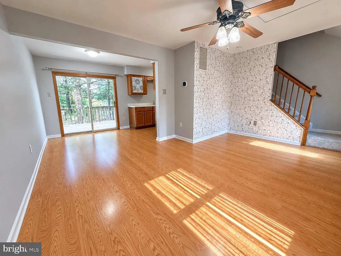 2 bed, 1240 sqft, $1,900 — Photo 2