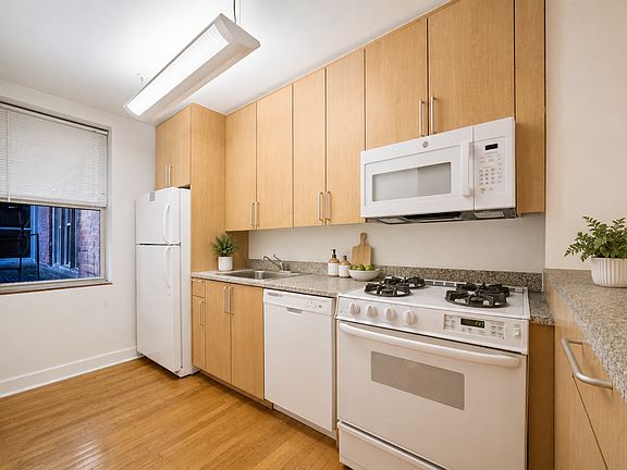 3rd image of 30 E End Ave APT 4W