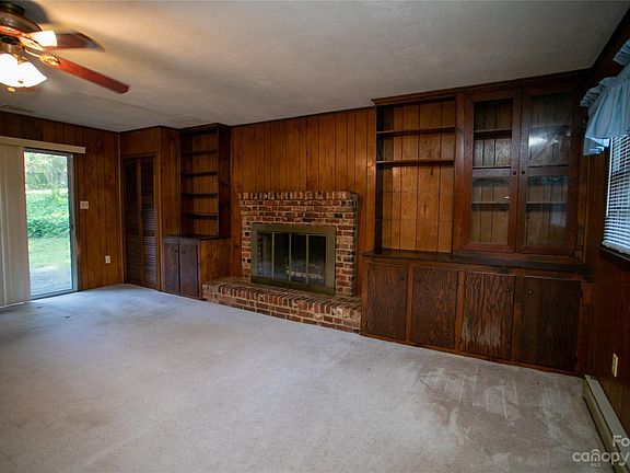 5th image of 1601 Echo Ln