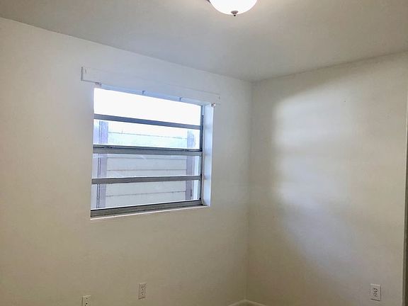 5th image of 142 Antilla St