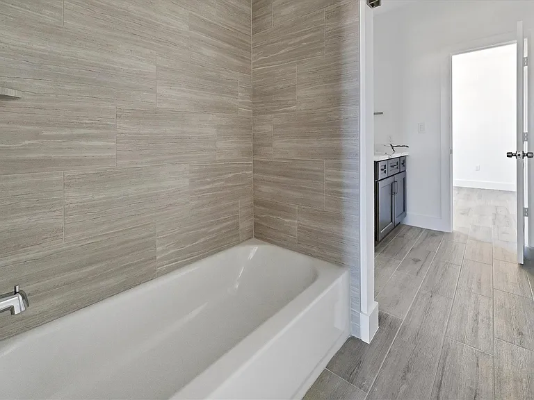 939 Lake View Dr — Photo 26
