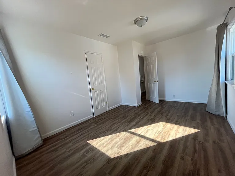 1086 Palm Ave — Photo 15