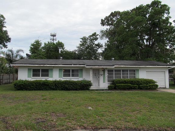 2nd image of 5824 Yellow Pine Dr