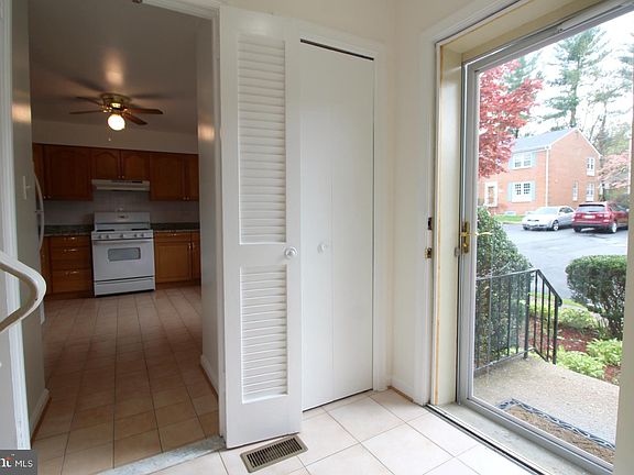 4th image of 2809 Lafora Ct