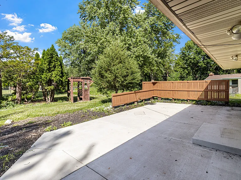 N58W18330 Juniper Ln — Photo 26