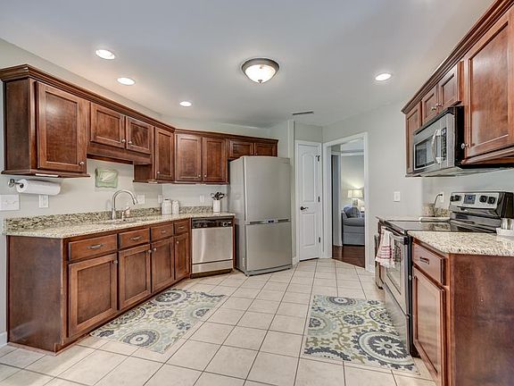 4th image of 125 Baylee Ct