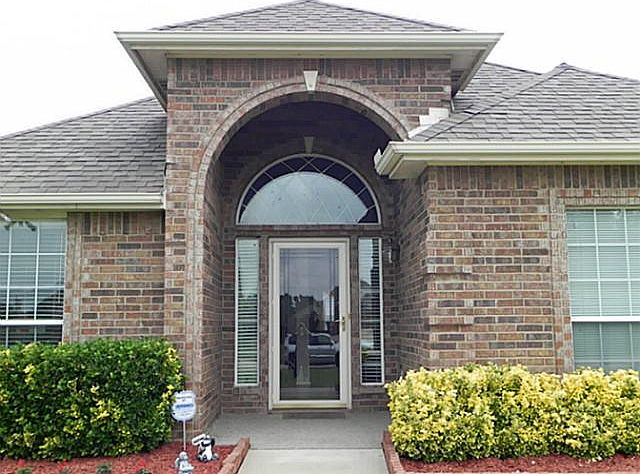 1st image of 521 Kings Creek Dr